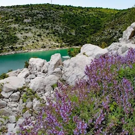 Infinity Pool San Divšići
