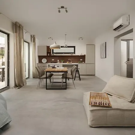 Infinity Pool San Divšići